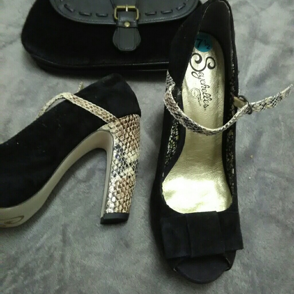 Seychelles  Suede Upper New Heels Shoes Size 7.5